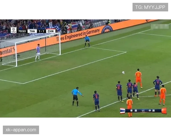 点球罚球时其他队员提前进区，裁判该如何判罚？规则全解析！