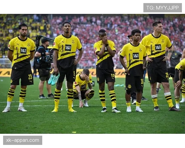多特蒙德战术失衡与阵容缺陷并存，阶段性问题对争冠形势带来影响