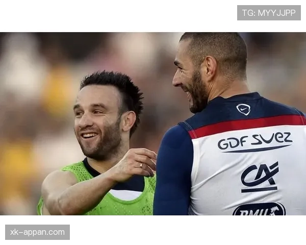 伊布与本泽马：终结方式分化背后的单点强攻与体系融合路径